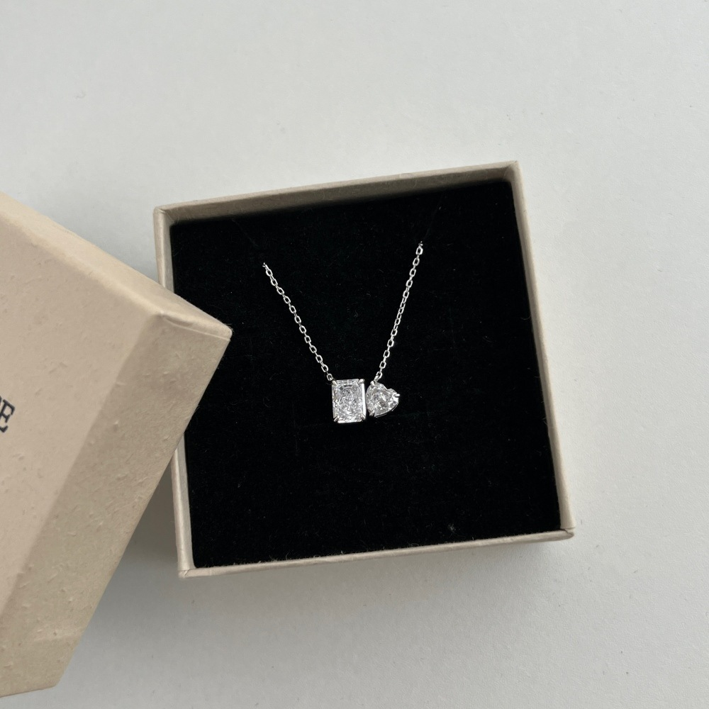 rectangular heart-shaped zirconia necklace